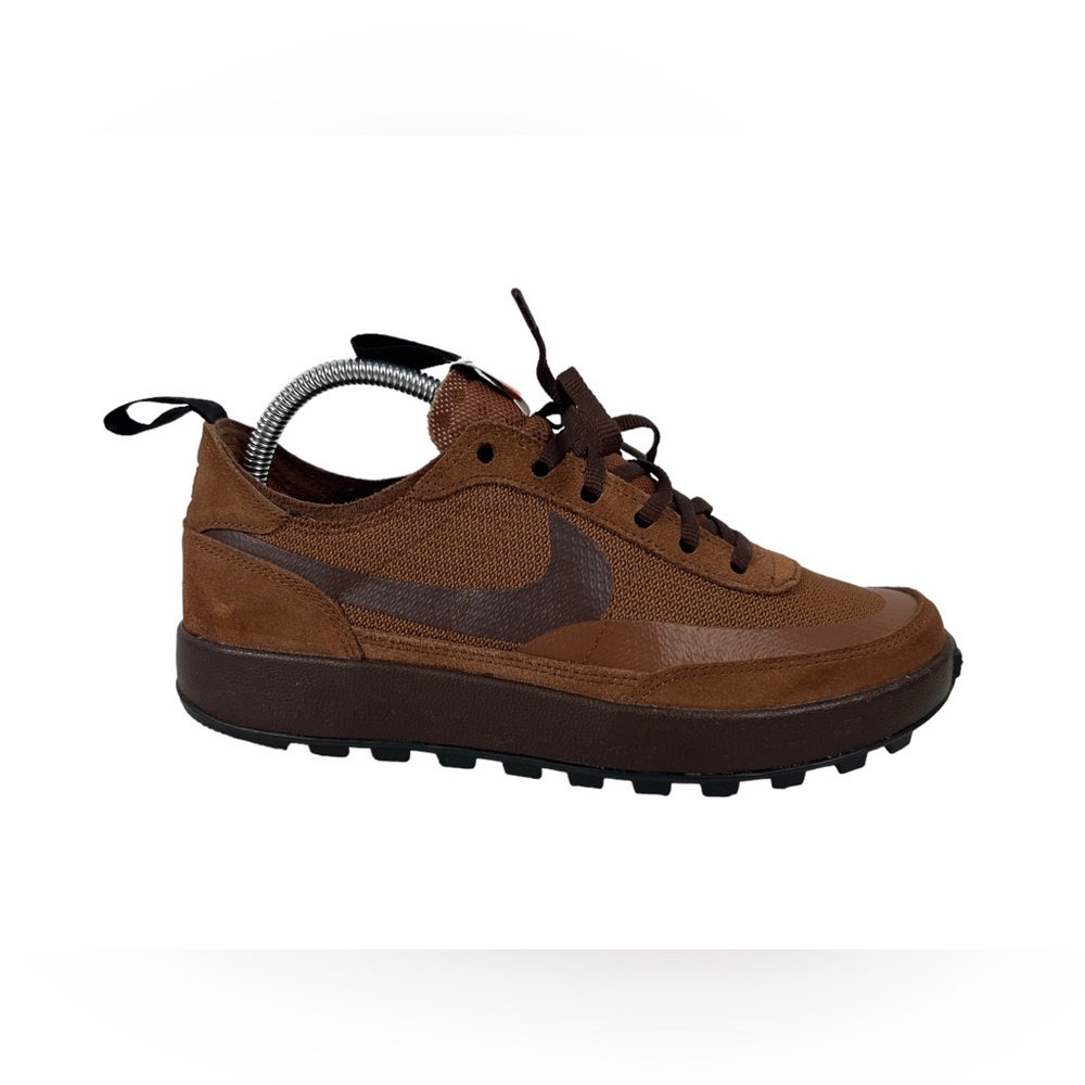 Nike Brown Women’s Athletic Shoe